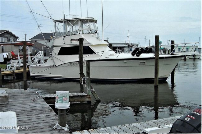 Large Boat Slip (boat not included) | Image 8