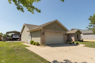 3244 N County Road 900 E, House other with 3 bedrooms, 2 bathrooms and null parking in Seymour IN | Image 3