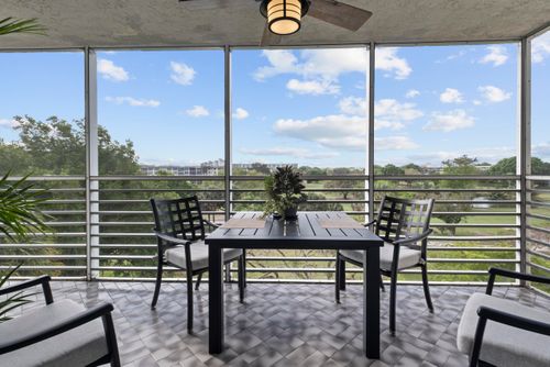 510-3520 Oaks Way, Pompano Beach, FL, 33069-5391 | Card Image