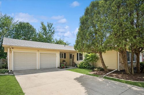 921 Bernard Dr, Buffalo Grove, IL, 60089-3201 | Card Image
