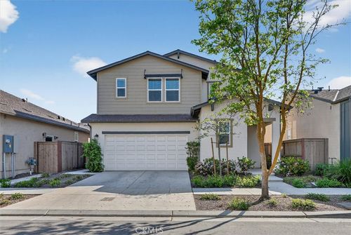 824 Katelyn Ave, Madera, CA, 93636-6527 | Card Image