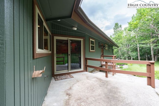 103 Raven Rd, House other with 3 bedrooms, 2 bathrooms and null parking in Beech Mountain NC | Image 38