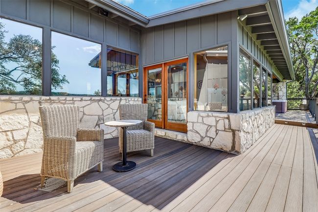 19745 Lakehurst Loop, House other with 2 bedrooms, 2 bathrooms and null parking in Spicewood TX | Image 19