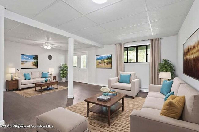 Family Room | Image 33