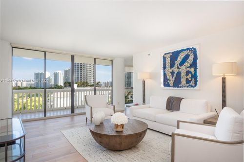 apt-805-2000 Island Blvd, Aventura, FL, 33160-4959 | Card Image