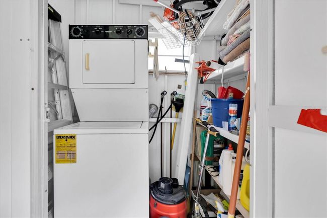 Washer/dryer and storage | Image 20