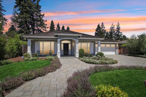 667 Jay St, Los Altos, CA, 94022-2364 | Card Image