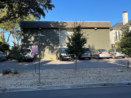 apt-203-4020 Rawlins St, Dallas, TX, 75219-5613 | Card Image