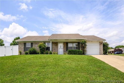 901 Sandstone Dr, Jeffersonville, IN, 47130-8444 | Card Image