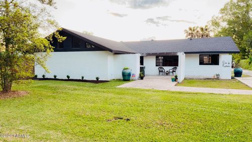 118 Plantation Dr, New Iberia, LA, 70563-2218 | Card Image