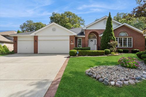 1807 Nottingham Rd, Woodridge, IL, 60517-4613 | Card Image