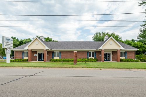 1355 E Napier Ave, Benton Harbor, MI, 49022-2133 | Card Image