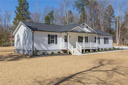 1011 South St, Franklin, VA, 23851-2046 | Card Image