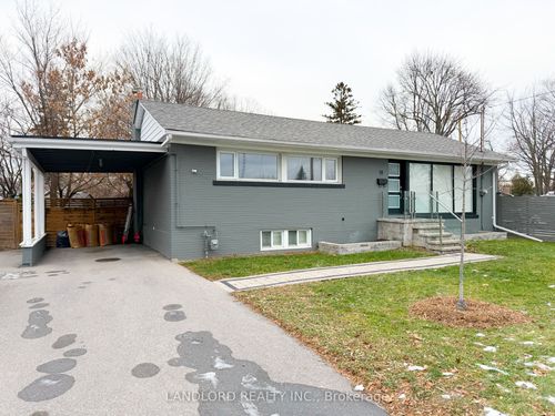 main-floor-18 Deerfield Rd, Scarborough, ON, M1K4W9 | Card Image