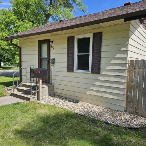 410 E 9th St, Morris, MN, 56267-1119 | Card Image