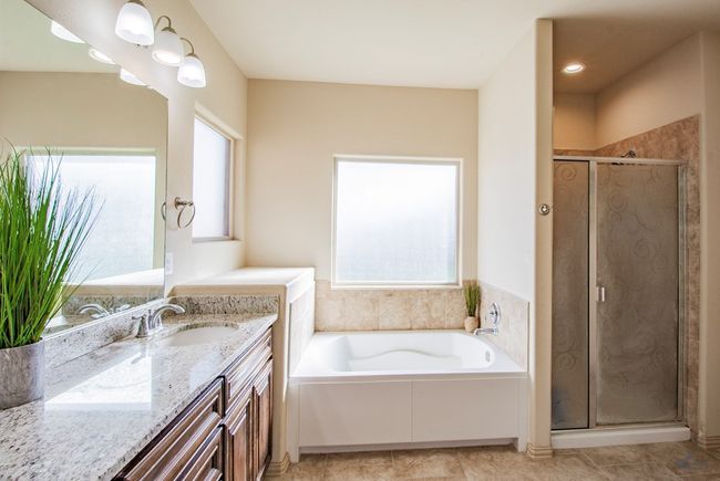 619 Victory Pkwy, House other with 4 bedrooms, 2 bathrooms and 2 parking in Midland TX | Image 5
