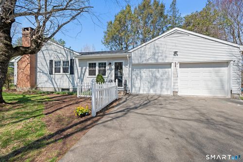 404 Newfield St, Middletown, CT, 06457-6411 | Card Image