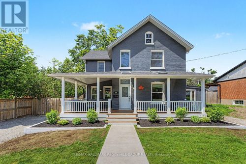 30 Eugenia St, Barrie, ON, L4M1P8 | Card Image