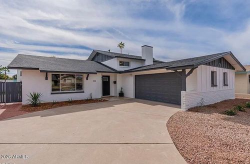 233 E Ellis Dr, Tempe, AZ, 85282-6805 | Card Image