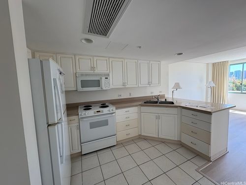 apt-304-1314 Kalakaua Ave, Honolulu, HI, 96826-1901 | Card Image