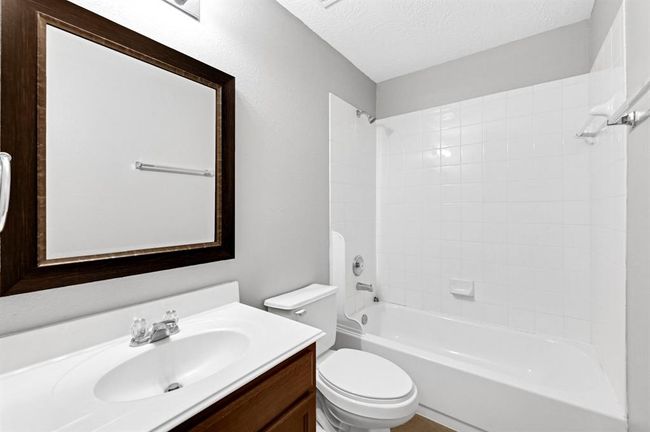 Bathroom. | Image 11