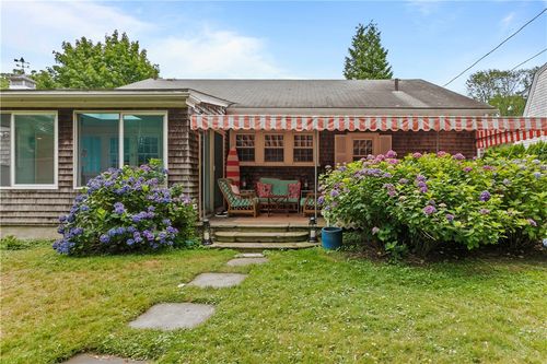 2 Cliff Ave, Newport, RI, 02840-3617 | Card Image