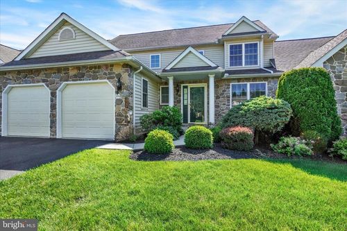 4-106 N Fountain Drive, York, PA, 17402 | Card Image
