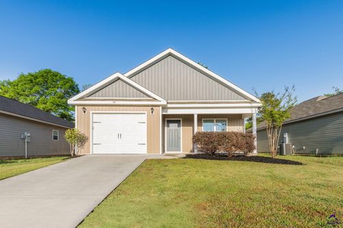 126 Jaybee Dr, Warner Robins, GA, 31088-8445 | Card Image