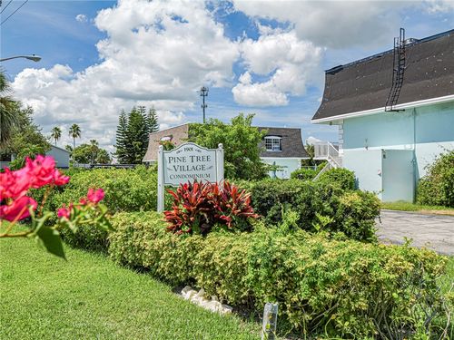 d104-1901 Indian River Blvd, Vero Beach, FL, 32960-5250 | Card Image