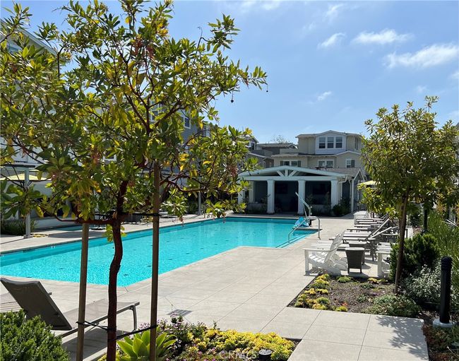 Community Pool & Cabana | Image 32