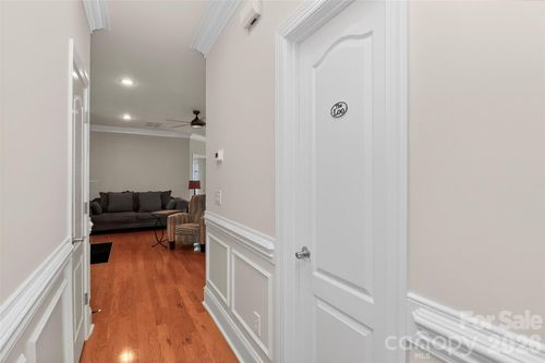 439 Ohenry Ave, Davidson, NC, 28036-8651 | Card Image