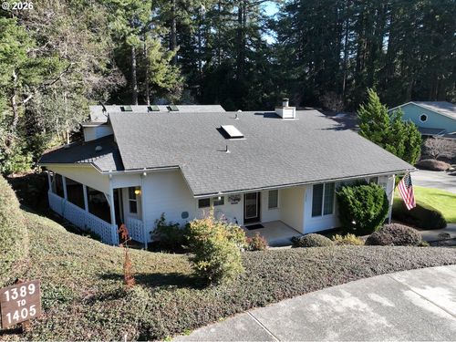 1389 Glenwood Dr, Brookings, OR, 97415 | Card Image