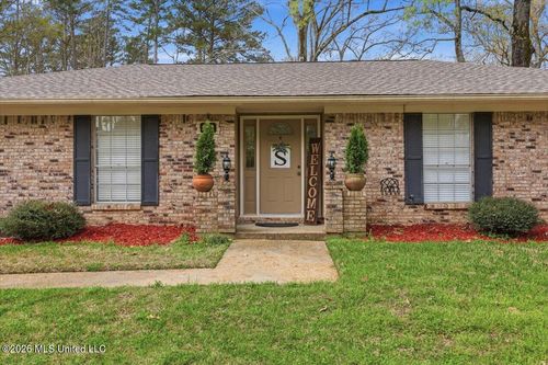 69 Summit Ridge Dr, Brandon, MS, 39042-2505 | Card Image