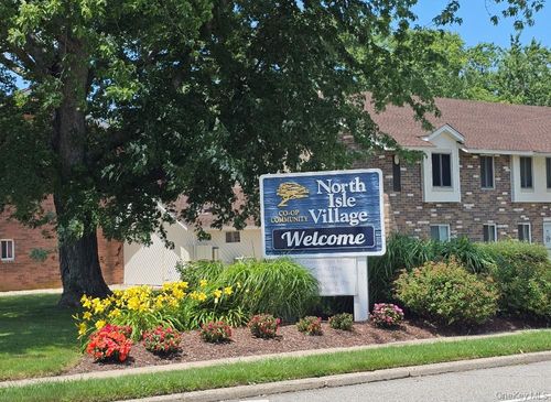 109-109 Pointe Cir S, Coram, NY, 11727-1534 | Card Image