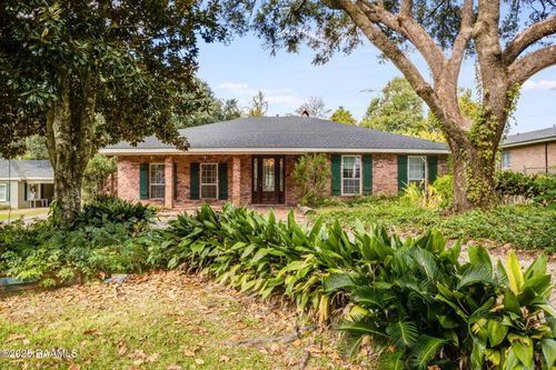 202 N Arlington Dr, Lafayette, LA, 70503-3218 | Card Image