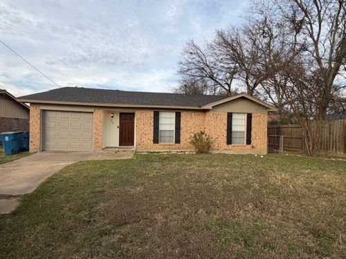 202 W Cotter Ave, Alvarado, TX, 76009-4911 | Card Image