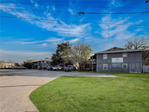 1870 King David Dr, Three Rivers, TX, 78071-2601 | Card Image