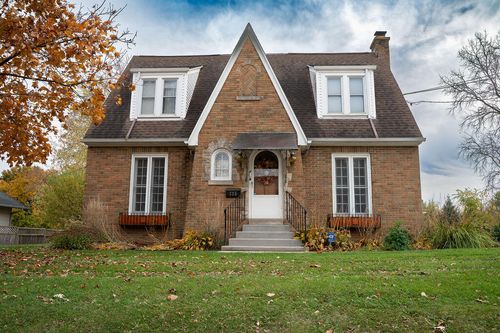 715 E College Ave, Waukesha, WI, 53186-5538 | Card Image