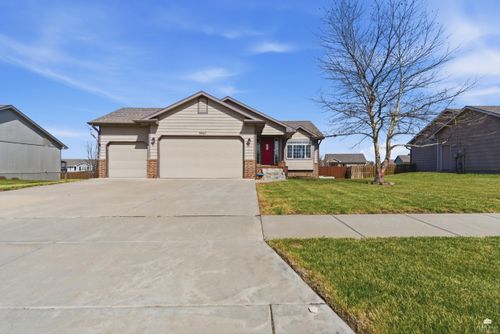 9957 Rosemary Ln, Manhattan, KS, 66502-1553 | Card Image