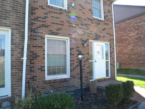 jg8-501 Clairbrook Ave, Columbus, OH, 43228-2545 | Card Image