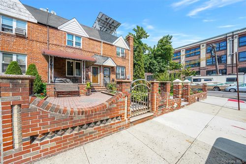 141 Branton St, Brooklyn, NY, 11236-1407 | Card Image