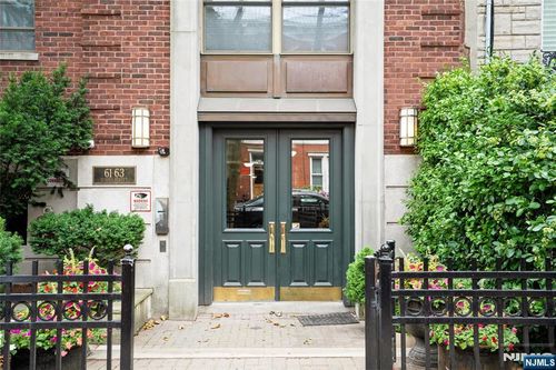 63 Sussex St, Jersey City, NJ, 07302-4525 | Card Image