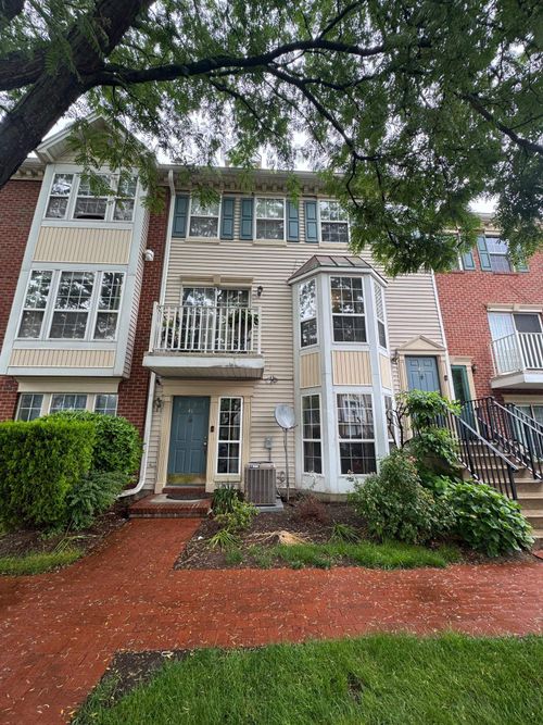47 Dogwood St, Jersey City, NJ, 07305-4842 | Card Image