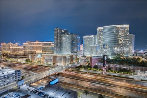 1811-4575 Dean Martin Dr, Las Vegas, NV, 89103-8207 | Card Image