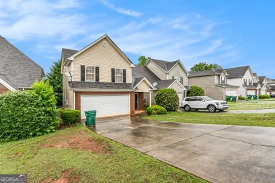 527 Carlton Pointe Drive, Condo with 3 bedrooms, 2 bathrooms and null parking in Palmetto GA | Image 2