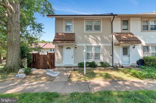 5410 Crossrail Dr, BURKE, VA, 22015-1811 | Card Image