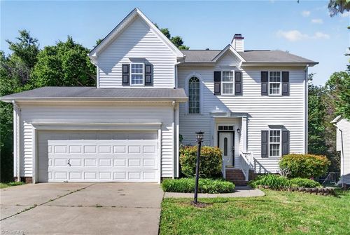 1549 Squires Ln, Kernersville, NC, 27284-7935 | Card Image