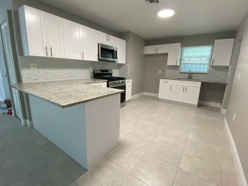 9121 Bamboo Dr, Palm Beach Gardens, FL, 33410-5915 | Card Image