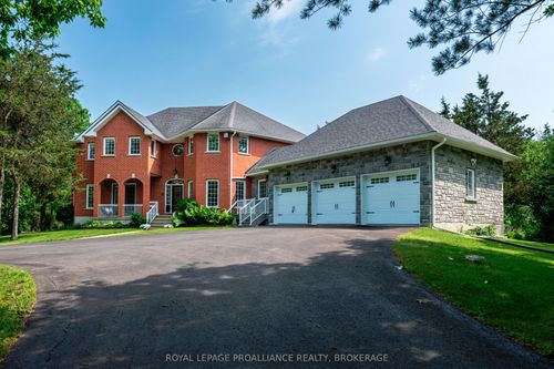 946 Bridge St W, Napanee, ON, K7R3L1 | Card Image