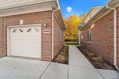 29490 Woodpark Circle, Condo with 3 bedrooms, 2 bathrooms and null parking in Warren MI | Image 3